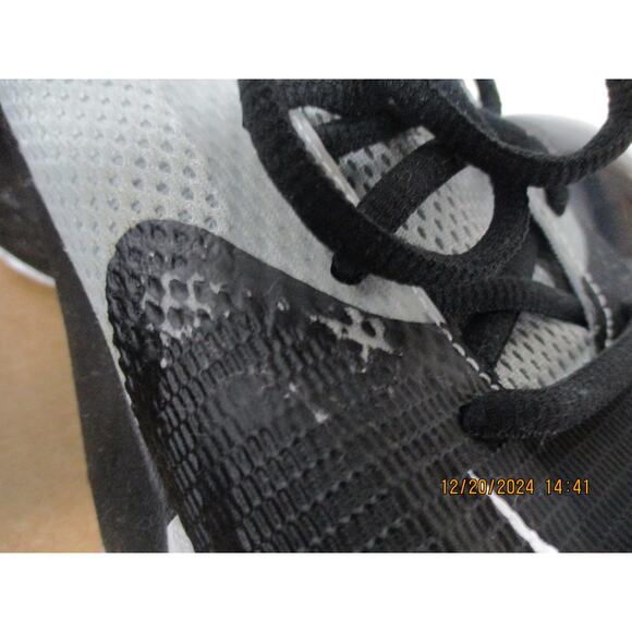 Men's Black and Gray Athletic Shoes - Picture 2 of 3